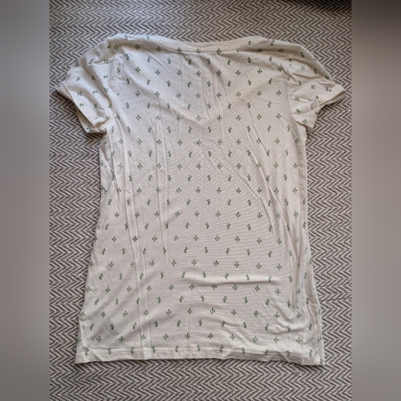 GAP Women's Cream Favorite Cactus Print Top Like New - Picture 3 of 6